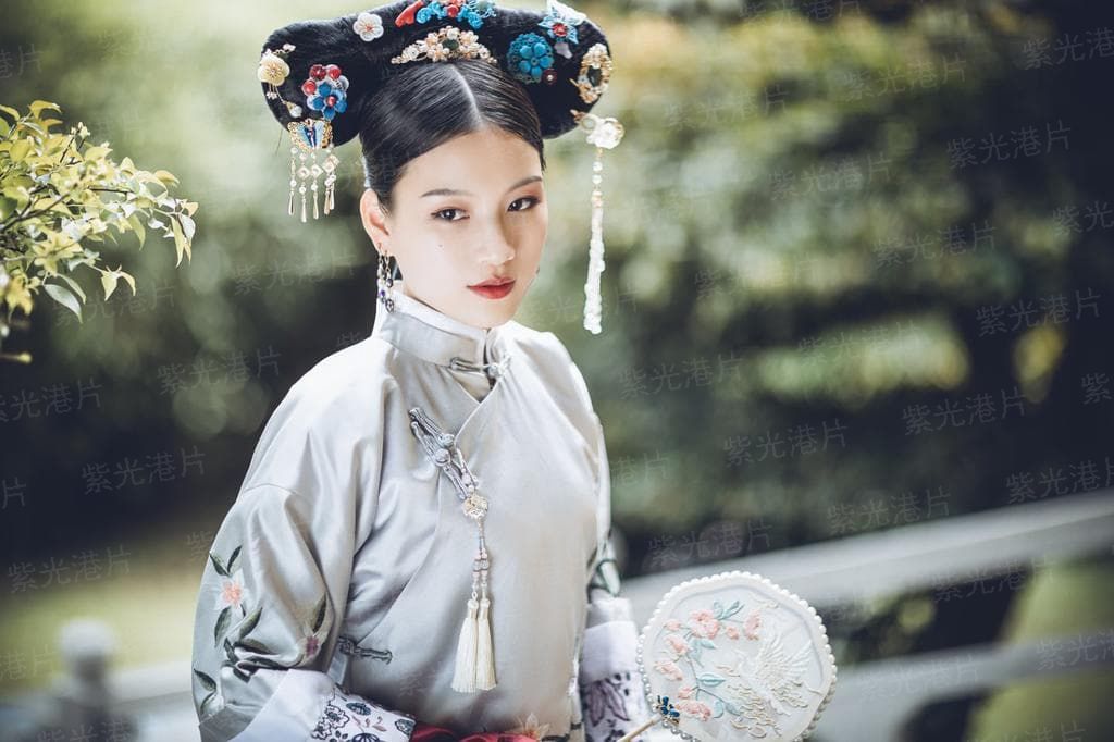 他掌心的小蝴蝶